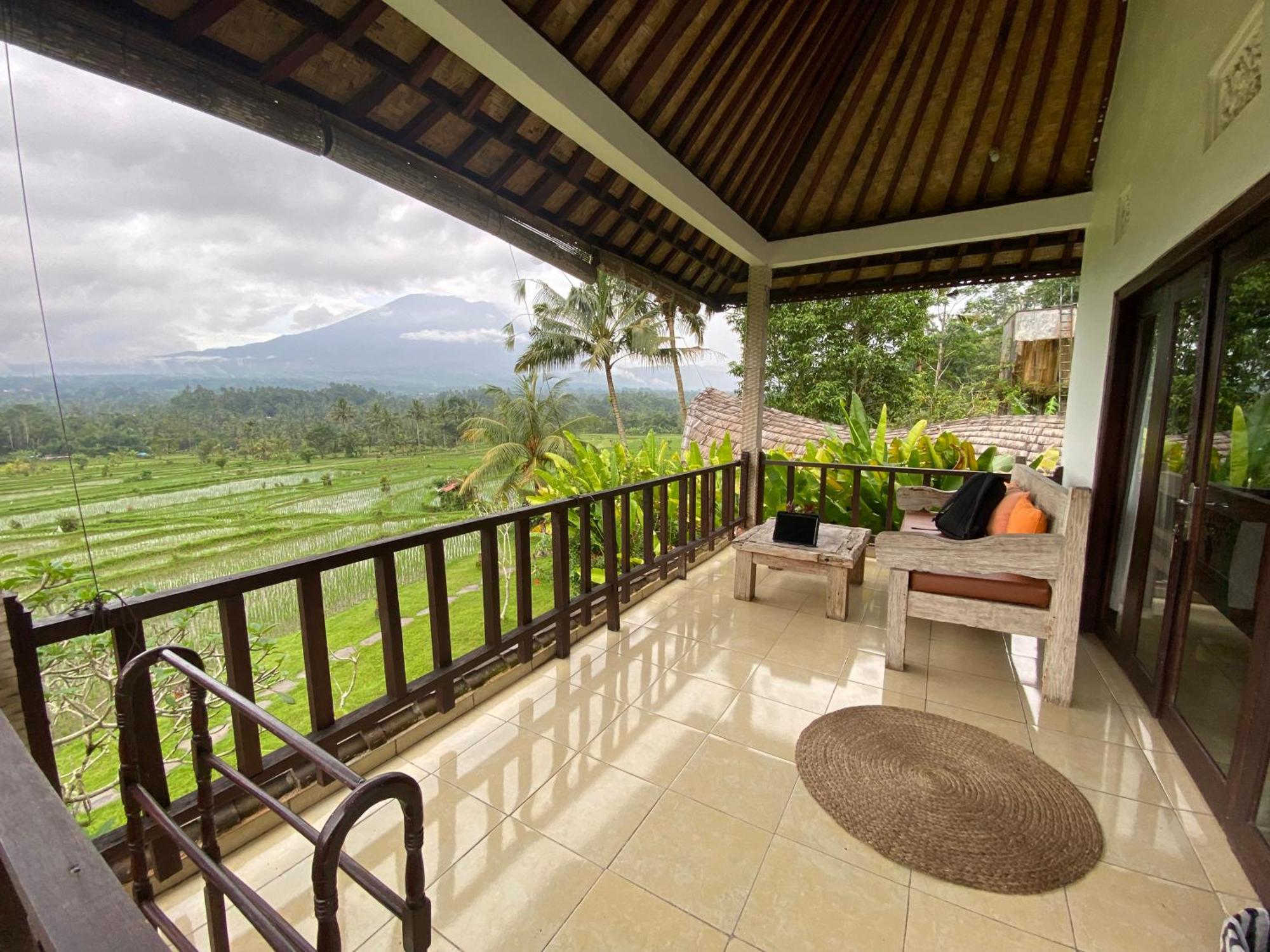 Great Mountain Views Villa Resort Selat Екстер'єр фото