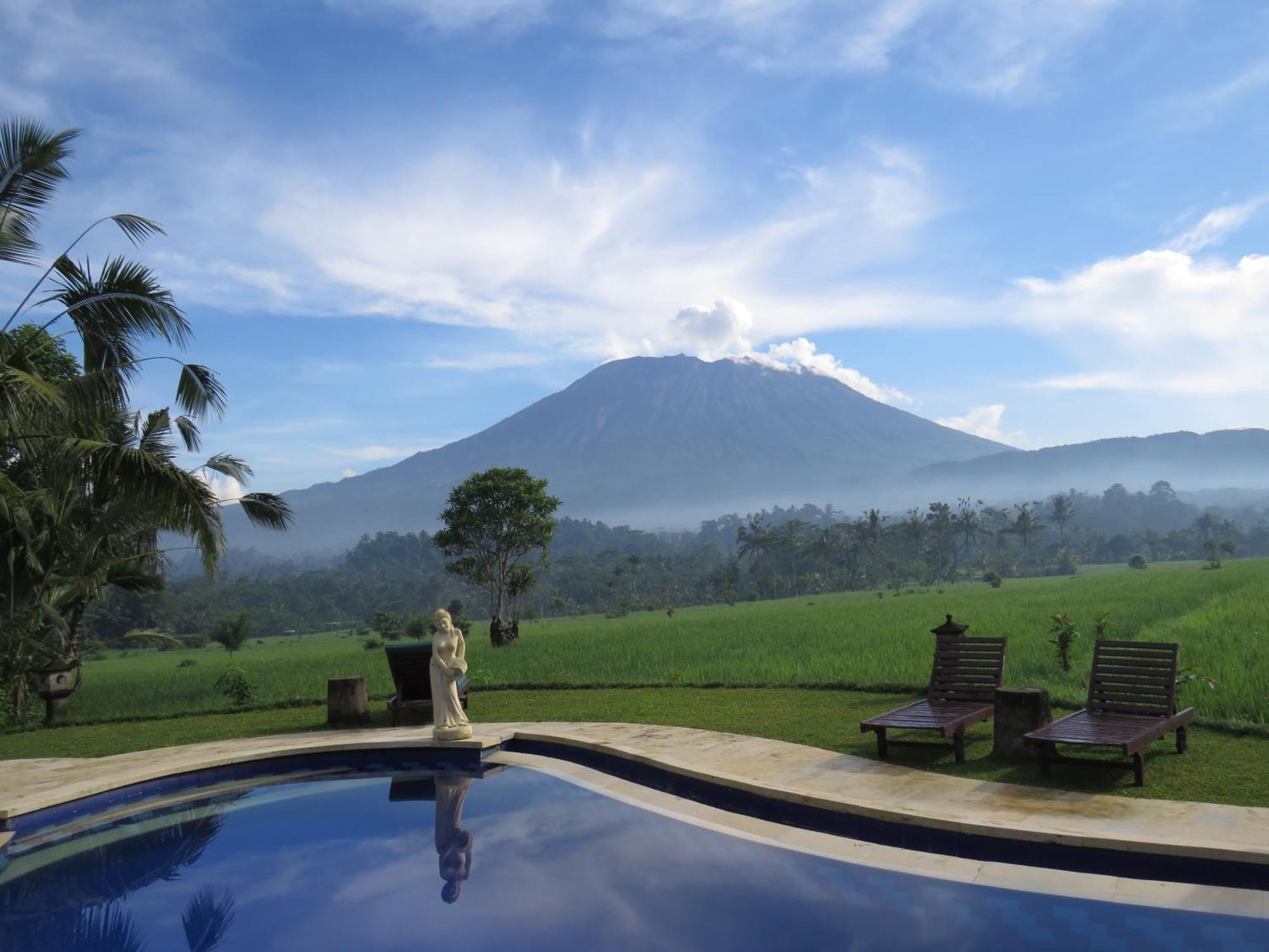 Great Mountain Views Villa Resort Selat Екстер'єр фото