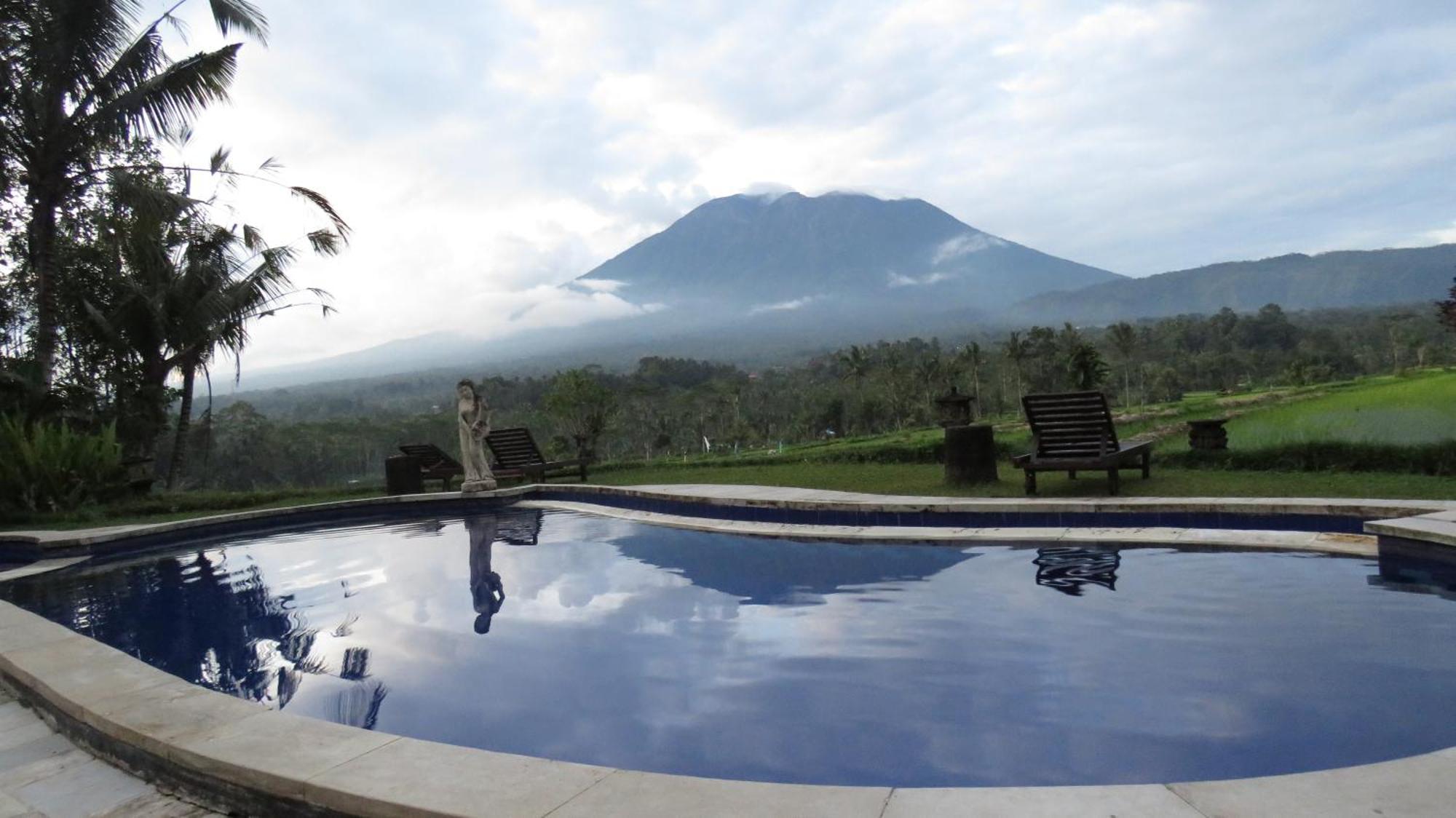 Great Mountain Views Villa Resort Selat Екстер'єр фото