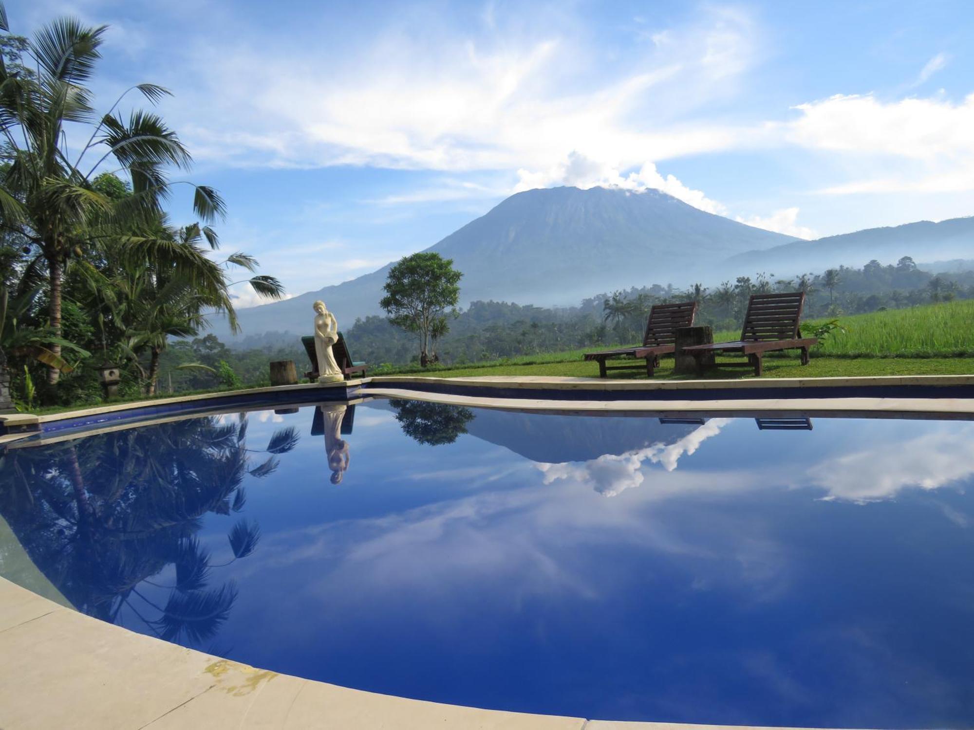 Great Mountain Views Villa Resort Selat Екстер'єр фото