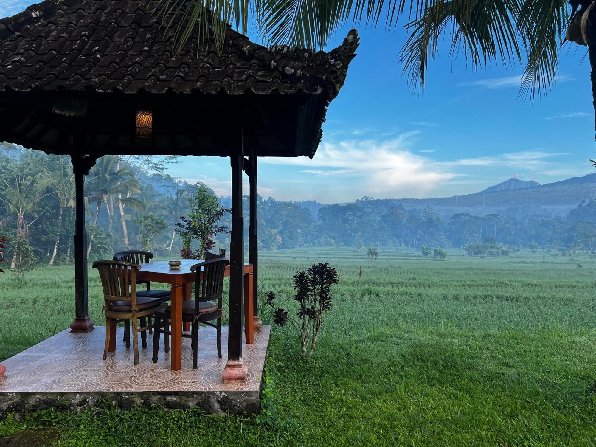 Great Mountain Views Villa Resort Selat Екстер'єр фото