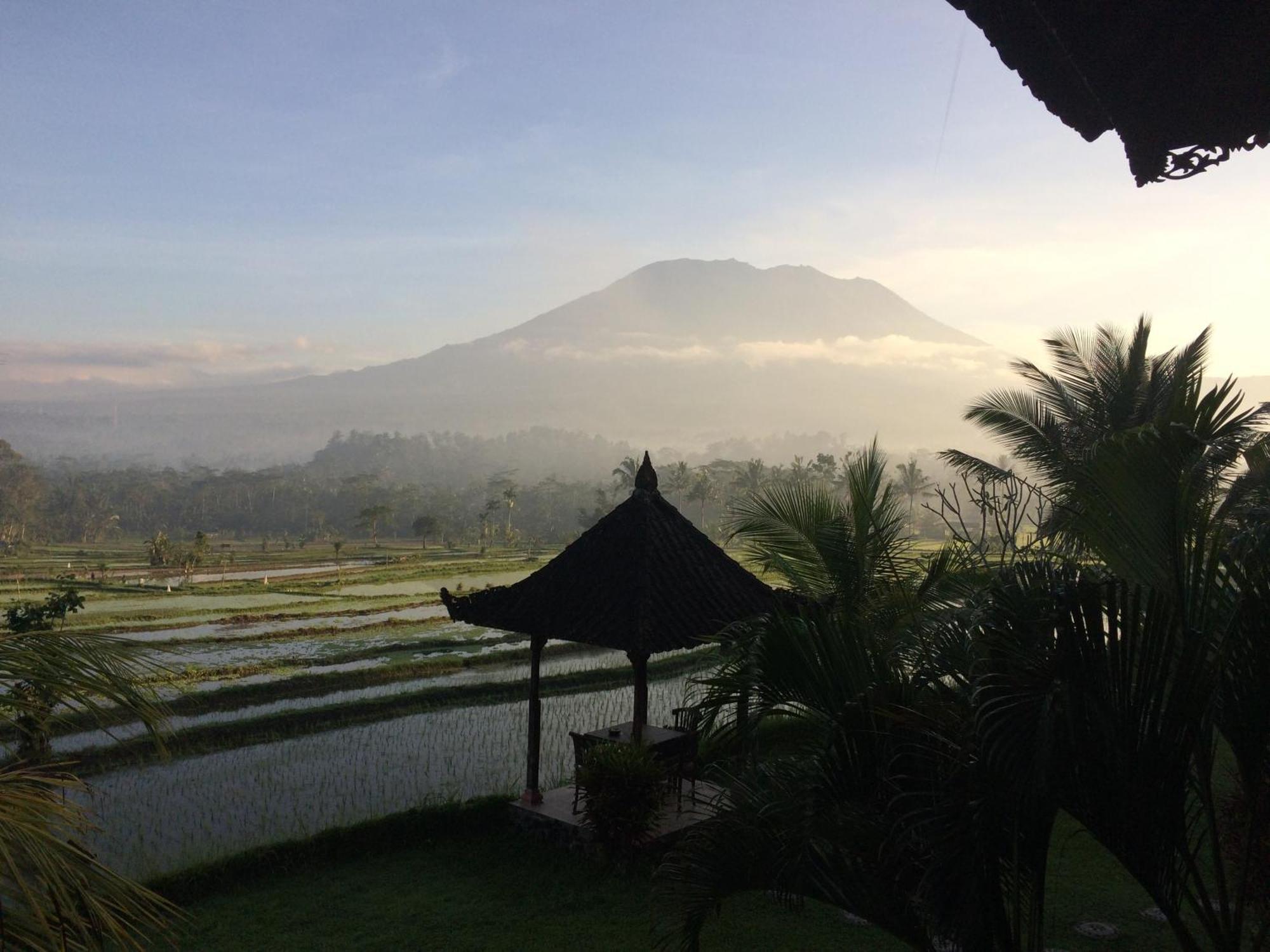 Great Mountain Views Villa Resort Selat Екстер'єр фото